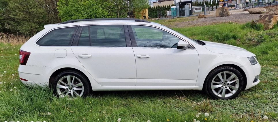 Skoda Octavia cena 90000 przebieg: 300000, rok produkcji 2019 z Mikołów małe 254